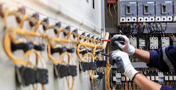 Professional Electrician technician working in Ashland, NE